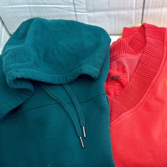 Aerie Bundle 4 Women's Sweatshirts in Blue, Yellow, Red, and Green Size Medium - Picture 3 of 7